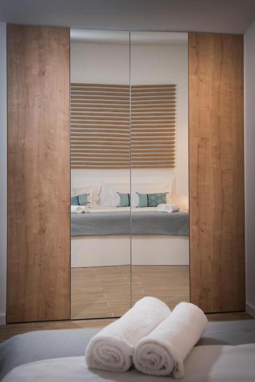 Villa J&J Apartments Residence With Swimming Pool Подстрана Екстериор снимка