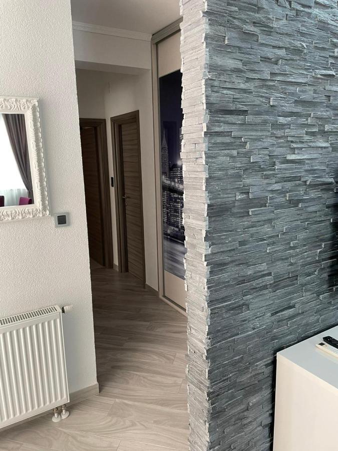 Villa J&J Apartments Residence With Swimming Pool Подстрана Екстериор снимка