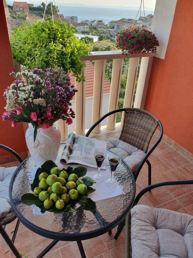 Villa J&J Apartments Residence With Swimming Pool Подстрана Екстериор снимка