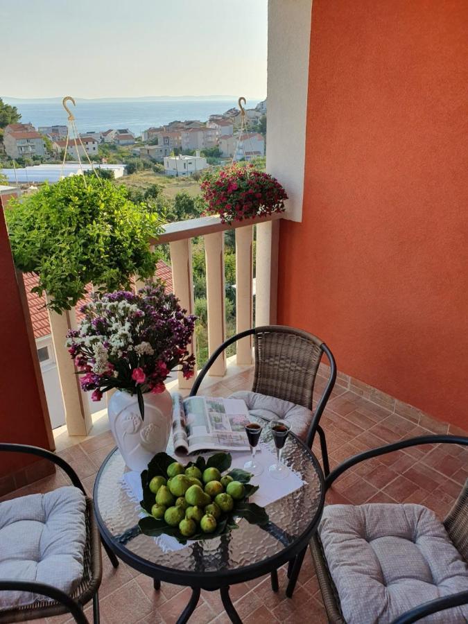 Villa J&J Apartments Residence With Swimming Pool Подстрана Екстериор снимка