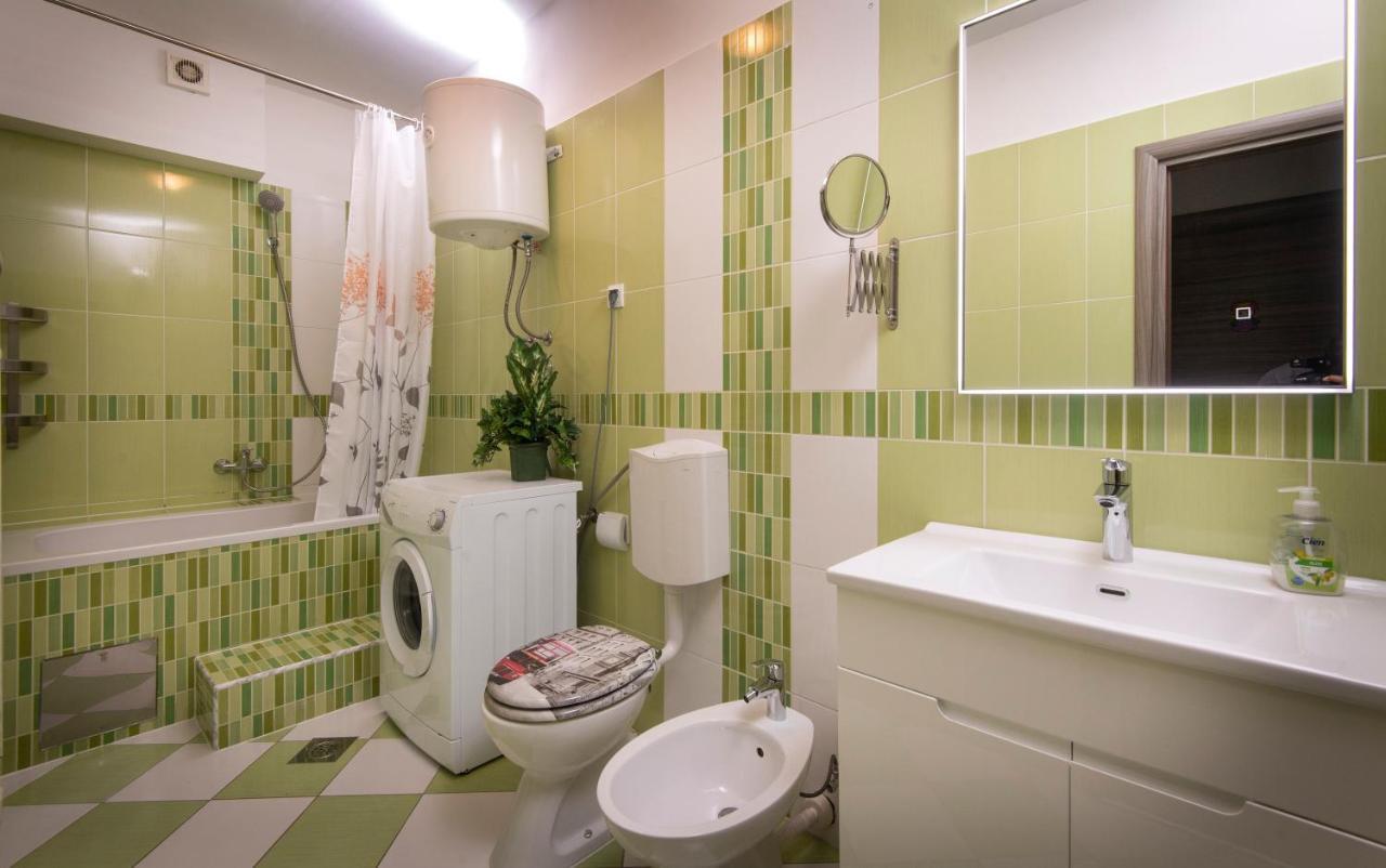 Villa J&J Apartments Residence With Swimming Pool Подстрана Екстериор снимка